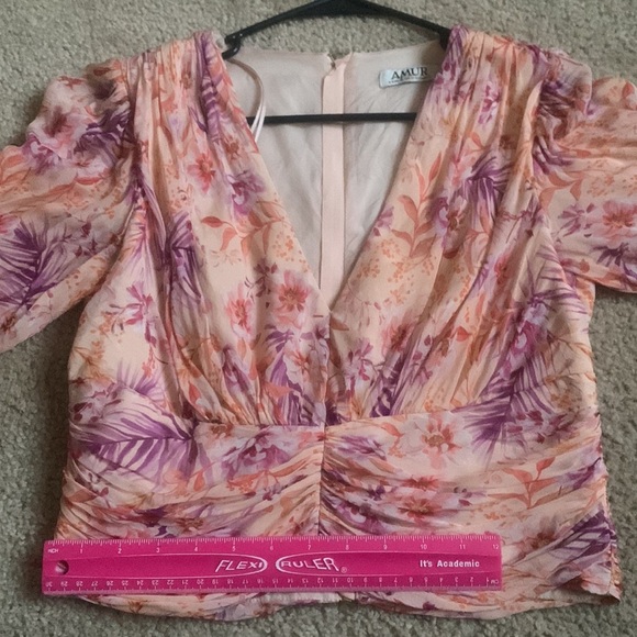 Tropical Floral Cropped Blouse with Ruffle Sleeves - Picture 6 of 6